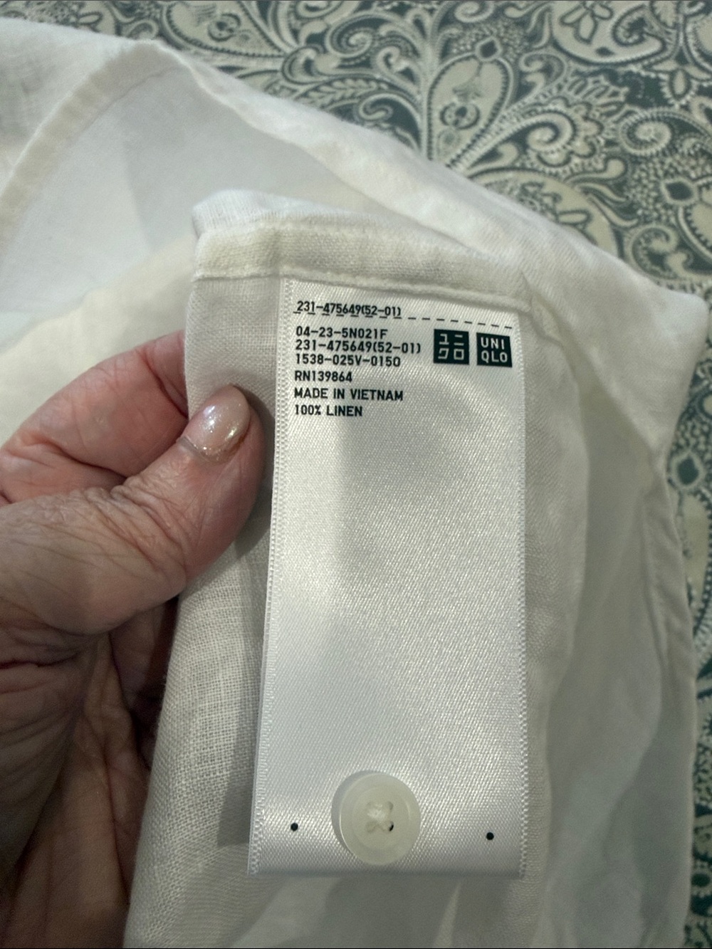 Uniqlo White Relaxed 100% linen V-Placket Shirt - Picture 6 of 6